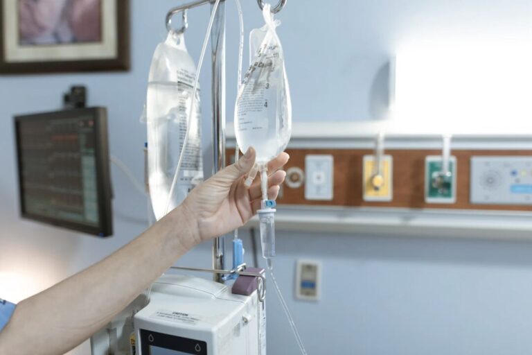 癌症、腸胃病適用！營養點滴完整治療指南與費用解析